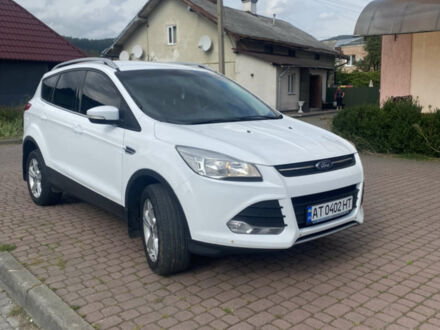 Белый Форд Куга, объемом двигателя 2 л и пробегом 203 тыс. км за 12800 $, фото 1 на Automoto.ua