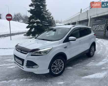Белый Форд Куга, объемом двигателя 2 л и пробегом 211 тыс. км за 12777 $, фото 1 на Automoto.ua