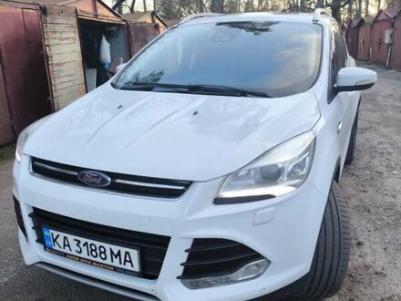 Форд Куга 2013 в Киеве на Automoto.ua Белый Форд Куга, объемом двигателя 2 л и пробегом 197 тыс. км за 14000 $, фото 1 на Automoto.ua