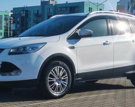 Белый Форд Куга, объемом двигателя 2 л и пробегом 200 тыс. км за 12500 $, фото 1 на Automoto.ua