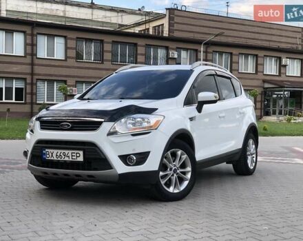 Белый Форд Куга, объемом двигателя 2 л и пробегом 200 тыс. км за 13200 $, фото 1 на Automoto.ua