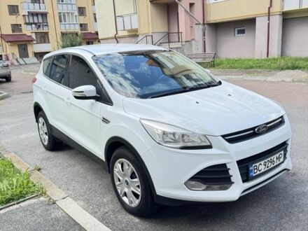 Форд Куга 2014 в Дрогобыче на Automoto.ua Белый Форд Куга, объемом двигателя 2 л и пробегом 88 тыс. км за 12500 $, фото 1 на Automoto.ua