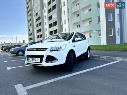 Белый Форд Куга, объемом двигателя 2 л и пробегом 205 тыс. км за 12300 $, фото 1 на Automoto.ua