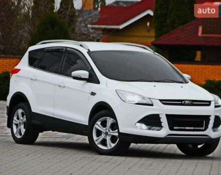 Белый Форд Куга, объемом двигателя 2 л и пробегом 117 тыс. км за 13200 $, фото 1 на Automoto.ua