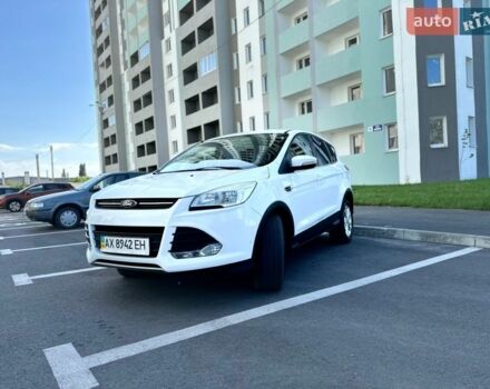 Белый Форд Куга, объемом двигателя 2 л и пробегом 215 тыс. км за 10600 $, фото 1 на Automoto.ua