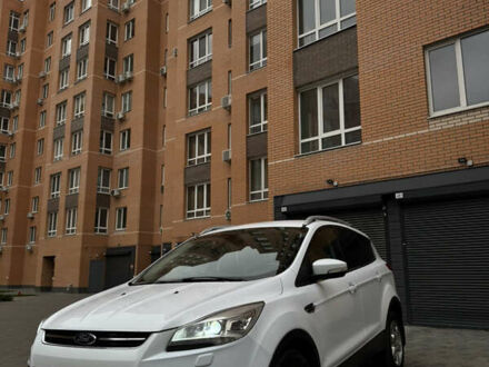 Белый Форд Куга, объемом двигателя 2 л и пробегом 290 тыс. км за 11500 $, фото 1 на Automoto.ua