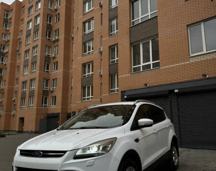 Белый Форд Куга, объемом двигателя 2 л и пробегом 290 тыс. км за 11500 $, фото 1 на Automoto.ua