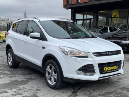 Форд Куга 2015 в Черновцах на Automoto.ua Белый Форд Куга, объемом двигателя 2 л и пробегом 167 тыс. км за 15000 $, фото 1 на Automoto.ua