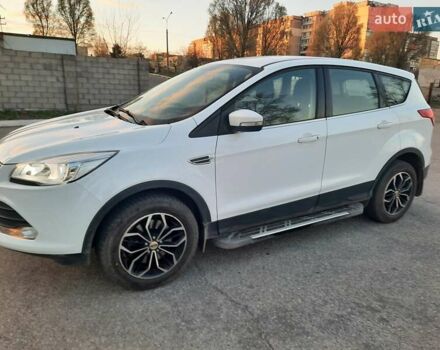Белый Форд Куга, объемом двигателя 2 л и пробегом 142 тыс. км за 13900 $, фото 1 на Automoto.ua