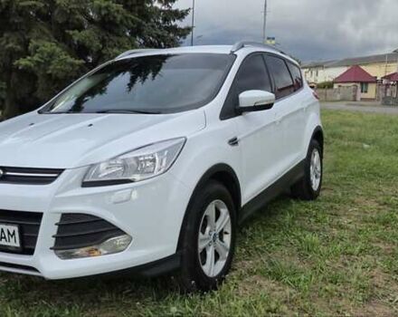 Білий Форд Куга, об'ємом двигуна 2 л та пробігом 100 тис. км за 16500 $, фото 1 на Automoto.ua