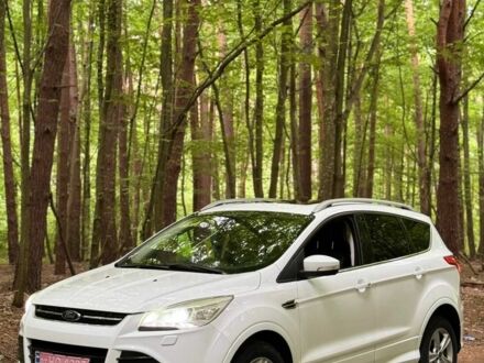 Белый Форд Куга, объемом двигателя 2 л и пробегом 192 тыс. км за 15499 $, фото 1 на Automoto.ua