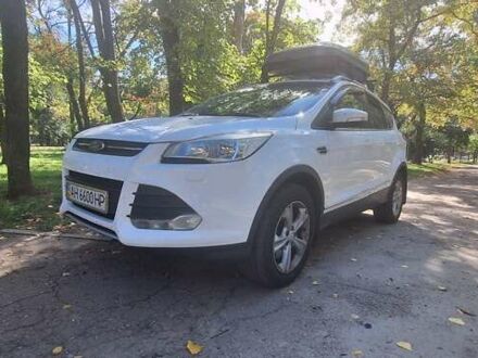 Белый Форд Куга, объемом двигателя 2 л и пробегом 210 тыс. км за 13500 $, фото 1 на Automoto.ua