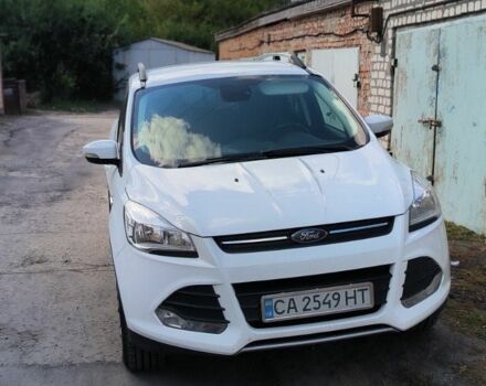 Белый Форд Куга, объемом двигателя 2 л и пробегом 140 тыс. км за 13568 $, фото 1 на Automoto.ua