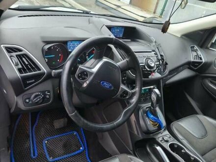 Білий Форд Куга, об'ємом двигуна 2 л та пробігом 300 тис. км за 12500 $, фото 1 на Automoto.ua