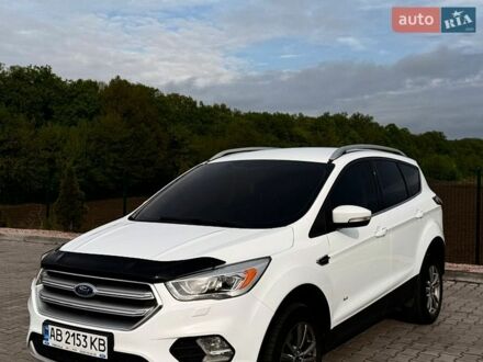 Белый Форд Куга, объемом двигателя 2 л и пробегом 177 тыс. км за 16500 $, фото 1 на Automoto.ua