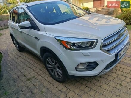 Білий Форд Куга, об'ємом двигуна 2 л та пробігом 108 тис. км за 15500 $, фото 1 на Automoto.ua