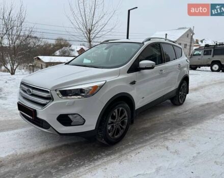 Белый Форд Куга, объемом двигателя 0 л и пробегом 164 тыс. км за 14900 $, фото 1 на Automoto.ua