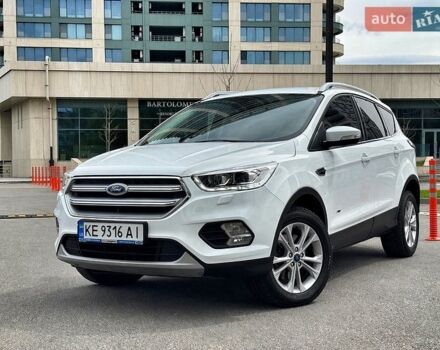 Белый Форд Куга, объемом двигателя 2 л и пробегом 158 тыс. км за 15800 $, фото 1 на Automoto.ua