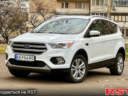 Білий Форд Куга, об'ємом двигуна 2 л та пробігом 135 тис. км за 14900 $, фото 1 на Automoto.ua