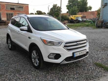 Форд Куга 2016 в Белой Церкве на Automoto.ua Белый Форд Куга, объемом двигателя 2 л и пробегом 375 тыс. км за 11500 $, фото 1 на Automoto.ua