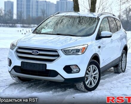 Белый Форд Куга, объемом двигателя 2 л и пробегом 135 тыс. км за 16400 $, фото 1 на Automoto.ua