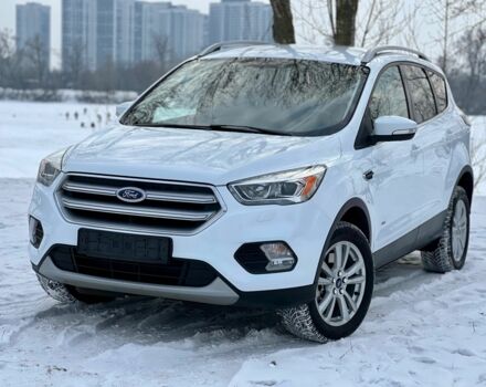 Белый Форд Куга, объемом двигателя 2 л и пробегом 135 тыс. км за 16500 $, фото 1 на Automoto.ua