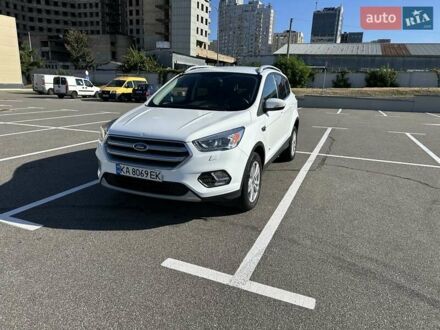 Форд Куга 2016 в Киеве на Automoto.ua Белый Форд Куга, объемом двигателя 2 л и пробегом 155 тыс. км за 16300 $, фото 1 на Automoto.ua