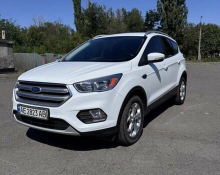 Белый Форд Куга, объемом двигателя 1.5 л и пробегом 91 тыс. км за 12500 $, фото 1 на Automoto.ua