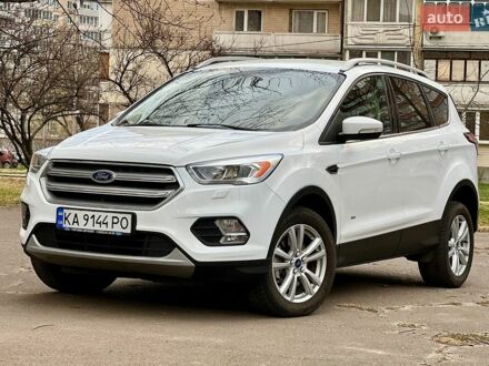 Белый Форд Куга, объемом двигателя 2 л и пробегом 135 тыс. км за 14999 $, фото 1 на Automoto.ua