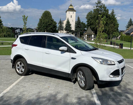 Белый Форд Куга, объемом двигателя 2 л и пробегом 246 тыс. км за 13100 $, фото 1 на Automoto.ua
