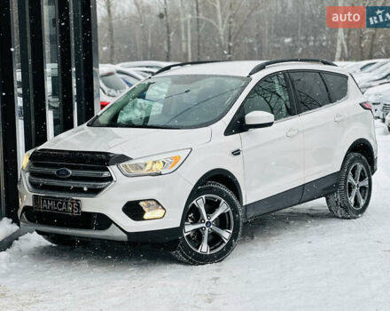 Белый Форд Куга, объемом двигателя 2 л и пробегом 104 тыс. км за 14999 $, фото 1 на Automoto.ua