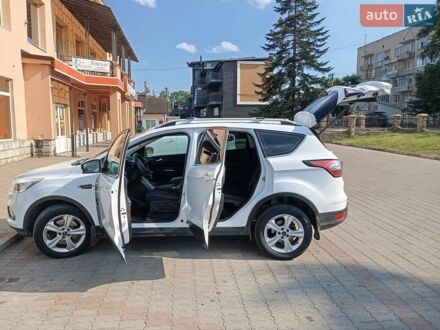 Белый Форд Куга, объемом двигателя 2 л и пробегом 340 тыс. км за 13000 $, фото 1 на Automoto.ua