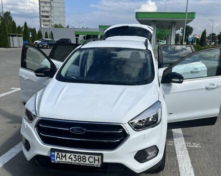 Белый Форд Куга, объемом двигателя 2 л и пробегом 108 тыс. км за 18400 $, фото 1 на Automoto.ua