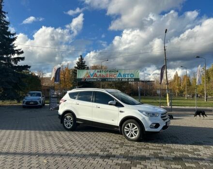 Форд Куга 2017 в Кривом Роге на Automoto.ua Белый Форд Куга, объемом двигателя 2 л и пробегом 96 тыс. км за 17200 $, фото 1 на Automoto.ua