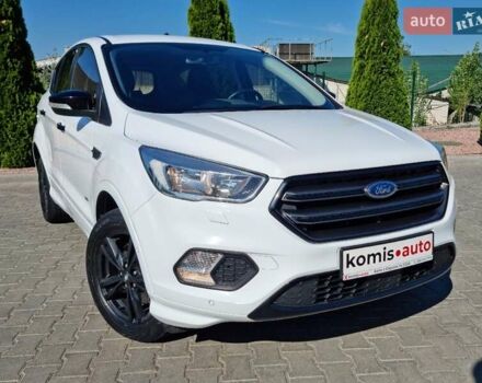 Белый Форд Куга, объемом двигателя 2 л и пробегом 193 тыс. км за 15299 $, фото 1 на Automoto.ua