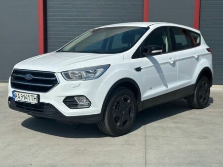 Форд Куга 2017 в Киеве на Automoto.ua Белый Форд Куга, объемом двигателя 2 л и пробегом 80 тыс. км за 15800 $, фото 1 на Automoto.ua