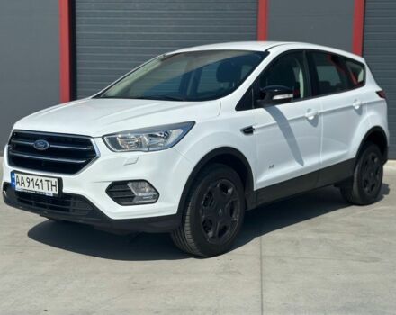 Форд Куга 2017 в Киеве на Automoto.ua Белый Форд Куга, объемом двигателя 2 л и пробегом 80 тыс. км за 15800 $, фото 1 на Automoto.ua