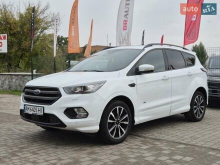Белый Форд Куга, объемом двигателя 2 л и пробегом 333 тыс. км за 16855 $, фото 1 на Automoto.ua
