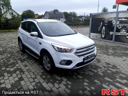 Білий Форд Куга, об'ємом двигуна 1.5 л та пробігом 80 тис. км за 14200 $, фото 1 на Automoto.ua