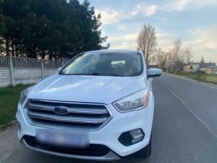 Білий Форд Куга, об'ємом двигуна 1.5 л та пробігом 117 тис. км за 14000 $, фото 1 на Automoto.ua