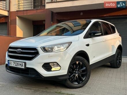 Білий Форд Куга, об'ємом двигуна 2 л та пробігом 175 тис. км за 13299 $, фото 1 на Automoto.ua