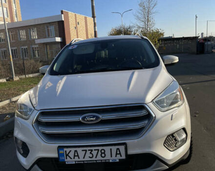 Белый Форд Куга, объемом двигателя 2 л и пробегом 202 тыс. км за 15200 $, фото 1 на Automoto.ua
