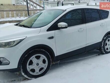 Белый Форд Куга, объемом двигателя 2 л и пробегом 172 тыс. км за 14800 $, фото 1 на Automoto.ua