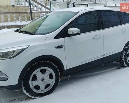 Белый Форд Куга, объемом двигателя 2 л и пробегом 172 тыс. км за 14800 $, фото 1 на Automoto.ua