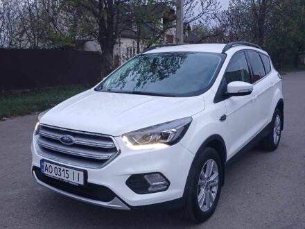 Білий Форд Куга, об'ємом двигуна 2 л та пробігом 100 тис. км за 15500 $, фото 1 на Automoto.ua