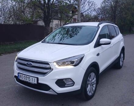 Белый Форд Куга, объемом двигателя 2 л и пробегом 100 тыс. км за 15500 $, фото 1 на Automoto.ua