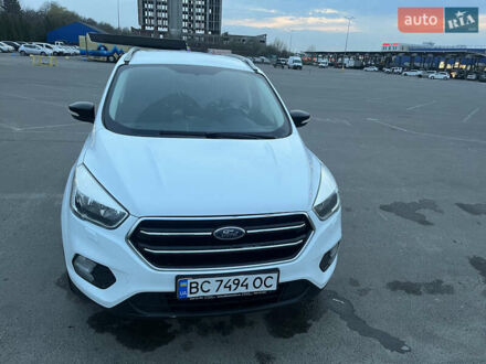 Белый Форд Куга, объемом двигателя 2 л и пробегом 252 тыс. км за 15100 $, фото 1 на Automoto.ua