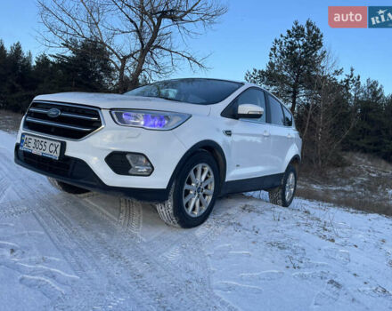 Белый Форд Куга, объемом двигателя 2 л и пробегом 179 тыс. км за 13500 $, фото 1 на Automoto.ua