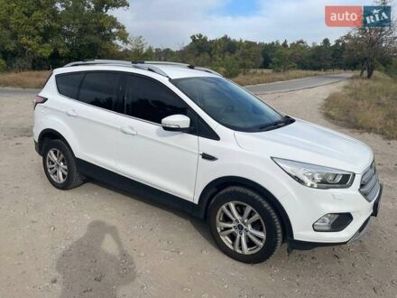 Білий Форд Куга, об'ємом двигуна 2 л та пробігом 112 тис. км за 17000 $, фото 1 на Automoto.ua
