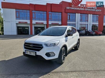 Форд Куга 2017 в Днепре (Днепропетровске) на Automoto.ua Белый Форд Куга, объемом двигателя 2 л и пробегом 194 тыс. км за 15500 $, фото 1 на Automoto.ua